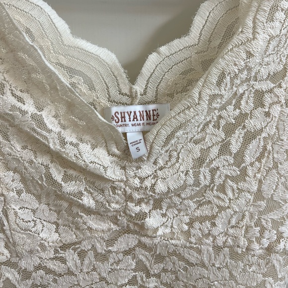 SHYANNE WOMEN'S IVORY LACE SHORT SLEEVE CROP TOP size Small - Picture 7 of 10